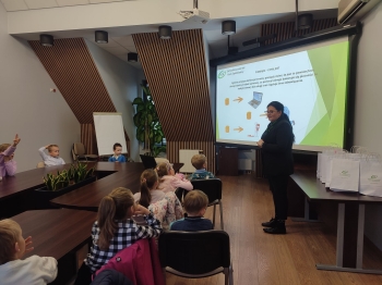 9203913e-b0f8-4b60-b072-e88c055a53c2