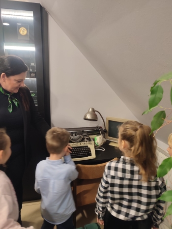 6d9d3c6a-5fd7-4665-b5e3-46f1d7f8b696