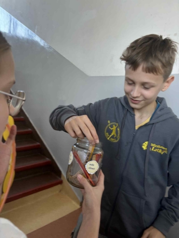 e1a8d120-4f35-418b-b4da-65602c853fe9