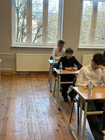 4053b0da-9a80-475c-9e6b-7dcf00badba0