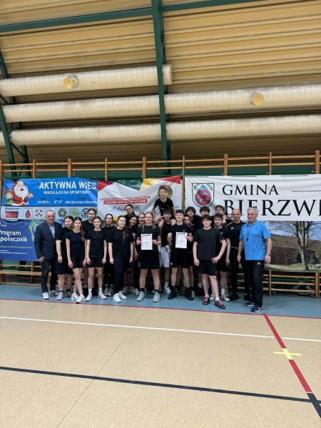 MISTRZOSTWA POWIATU W SIATKÓWCE